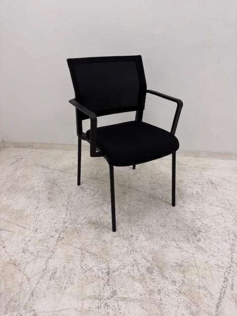 Viasit Impulse netweave 5211 4pootstoel armleuningen zwart, Zakelijke goederen, Kantoor en Winkelinrichting | Kantoormeubilair en Inrichting