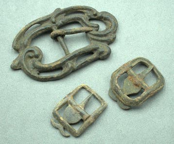 17th - 18th century Bronze buckles Collection (48) (Zonder