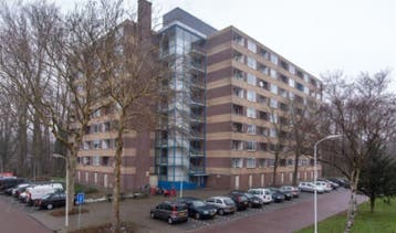 Te Huur 4 Kamer Appartement Fluitekruidweg In Zaandam, Huizen en Kamers, Direct bij eigenaar, Noord-Holland, Zaandam, Appartement