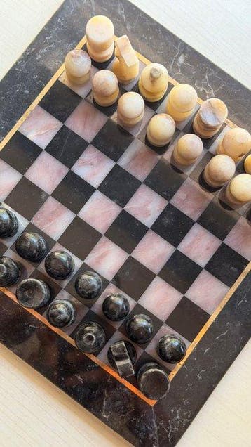 Schaakspel - Vintage Turkse handgesneden witte onyx, Antiek en Kunst