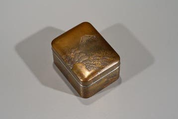 Doos - Een Japanse maki-e lakwerk kg (wierookdoos) met een