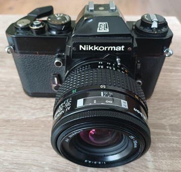 Nikon Nikkormat EL, met een AF Nikkormat Nikon 35-70mm, Nieuw
