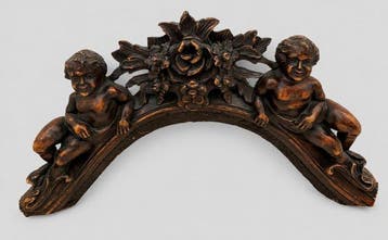 Snijwerk, Kroonstuk - Breedte 63 cm - 34 cm - Notenhout, Antiek en Kunst