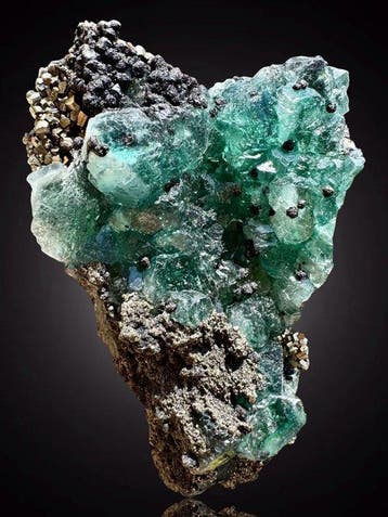 fluoriet met chalcopyriet & jordaniet Mineralencollectie -, Verzamelen, Mineralen en Fossielen