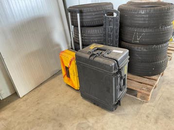 Online veiling: Kunststof transportkoffers