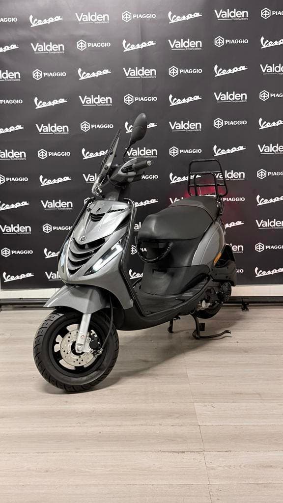 Piaggio Zip | Psychedelic Grey | 2022 | 2635km | Full option, Fietsen en Brommers, Scooters | Piaggio, Maximaal 45 km/u, Zip, Benzine