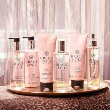 Grace Cole Wild Fig & Pink Cedar Hand & Body Lotion - 300ml, Ophalen of Verzenden, Nieuw, Overige typen