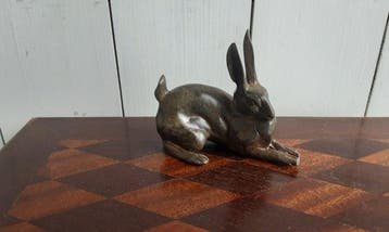 P. Chenet - Beeldje, Konijn - 10 cm - Brons