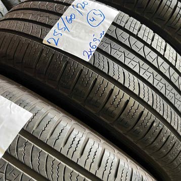 2 x Pirelli 255-60-20 4 Seizoenbanden 6,5mm, Gebruikt, 255 mm, Ophalen of Verzenden, All Season