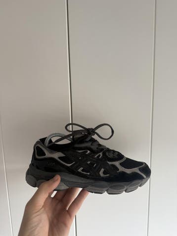 Asics Gel-NYC – Graphite Grey/Zwart – Maat 36, Kleding | Dames, Verzenden, Zwart, Sneakers of Gympen, Gedragen