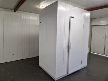 Vriescel 184 x 124 x 254 cm, Nieuw in verpakking, Koelen en Vriezen
