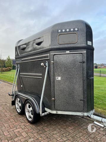 Degelijke 5 sterren 1,5 paards! Polyester opbouw!, Ophalen, Zo goed als nieuw, Polyester, 1½-paards trailer