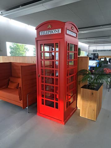 De Engelse telefooncel de ideale belplek voor op het kantoor, Vergader- of Presentatieruimte, Nieuw zonder verpakking, Inrichting