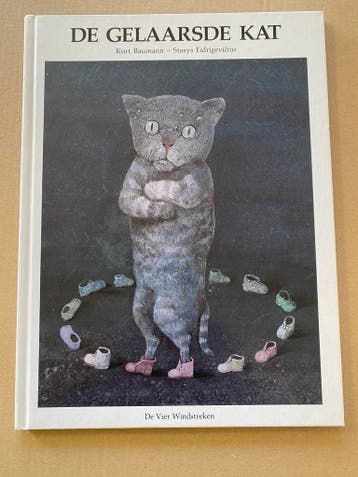 De Gelaarsde Kat - met ongewone, surrealistische tekeningen, Ophalen of Verzenden, Zo goed als nieuw