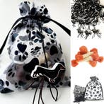 Jute zakje met houten gelukspoppetje Teckel en zalmkluifje, Dieren en Toebehoren, Honden-accessoires, Verzenden, Nieuw