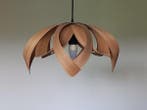 Plafondlamp - iep houtfineer, Antiek en Kunst