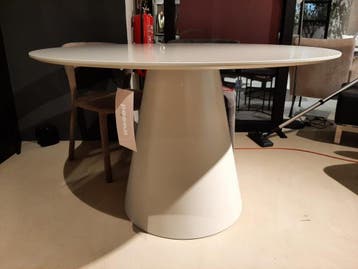 Jorre Eettafel Beige **SHOWROOMMODEL**, Huis en Inrichting, Nieuw