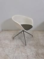 Arper Duna fauteuil draaivoet wit zitting grijs stof, Vergader- of Presentatieruimte, Ophalen of Verzenden, Gebruikt, Stoel
