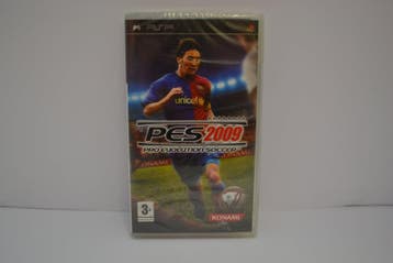 PES 2009 Pro Evolution Soccer - SEALED (PSP PAL), Spelcomputers en Games, Verzenden, Zo goed als nieuw