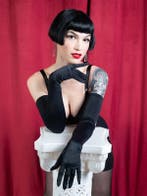 What Katie Did, Long Satin Gloves., Verzenden