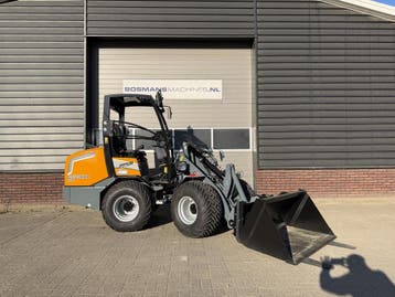 Giant G2700 X-TRA HD+ shovel / kniklader NIEUW budget, Zakelijke goederen, Machines en Bouw | Kranen en Graafmachines, Ophalen