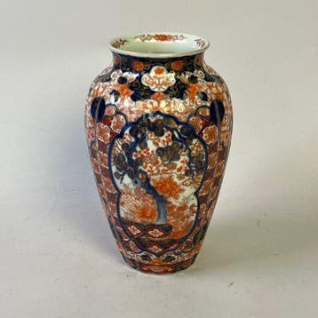 Vaas - Japanse Imari porseleinen vaas – handbeschilderd in, Antiek en Kunst