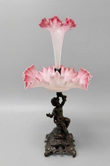 Tafelmiddenstuk - Grote alzata / antieke épergne met putto