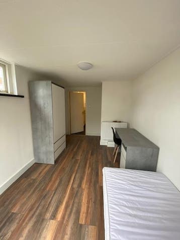 Te huur: Kamer Bruggertstraat in Enschede, Huizen en Kamers, Kamers te huur