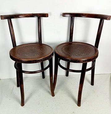 Thonet - Michael Thonet - Stoel (2) - Met stoom gebogen hout