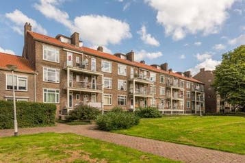 Te Huur 4 Kamer Appartement Bernardus Gewinstraat In Rotterd, Huizen en Kamers, Rotterdam, Direct bij eigenaar, Appartement, Rotterdam