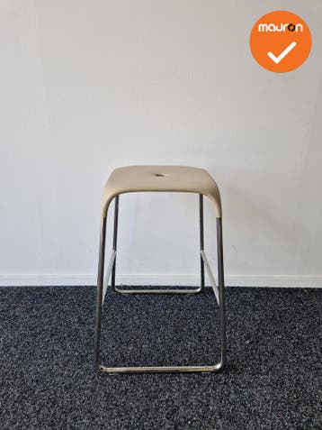 Barkruk - Design - Zandkleur - Chroom onderstel - zithoogte, Vergader- of Presentatieruimte, Ophalen of Verzenden, Gebruikt, Stoel