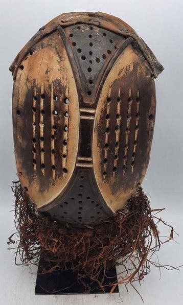 African mask from the Yela or Mbole - Congo. (Zonder