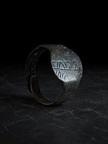Byzantijns Brons Zegelring uit de 8e tot de 10e eeuw na