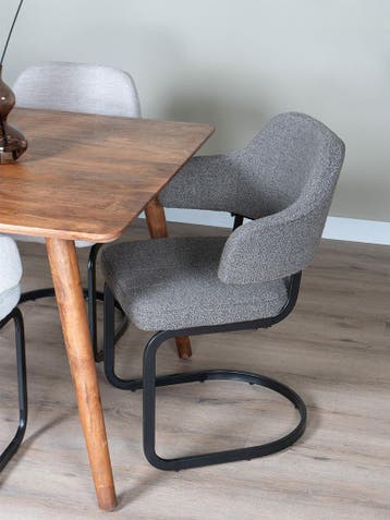 Eetkamerstoel Brown | Bouclé Armstoel, Huis en Inrichting, Stoelen, Overige kleuren, Verzenden, Nieuw, Stof