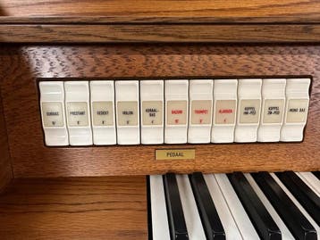 Content D4327, Muziek en Instrumenten, Gebruikt, 2 klavieren, Orgel