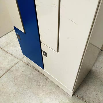4-deurs Oostwoud ruimte besparende Z-lockerkast - 220x80x50, Huis en Inrichting, Kasten | Lockerkasten, Ophalen of Verzenden, Nieuw