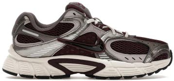 Nike V5 RNR Burgundy Crush College Grey (Womens) (Sneakers), Verzenden, Nieuw, Nike, Sneakers of Gympen