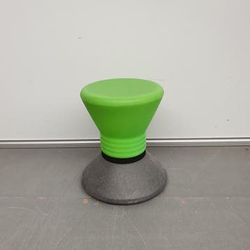 Moov active stool (laag model) - balanskruk - groen, Huis en Inrichting, Barkrukken, Ophalen of Verzenden, Nieuw