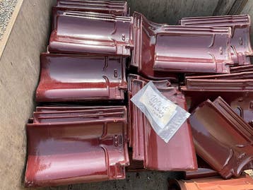 Lot dakpannen 350st rood gelakt incl 2 pallet (Diverse), Verzenden, Nieuw