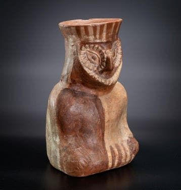 Precolumbiaans. Moche Owl keramische vaas Met Spaanse
