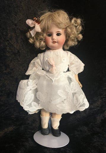 Prachtig antiek poppetje merk SFBJ - Pop - 1920-1930 -