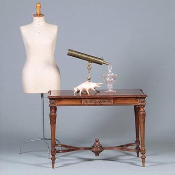 Schrijftafeltje of wandtafel in notenhout met brede lade Fra, Antiek en Kunst, Ophalen of Verzenden