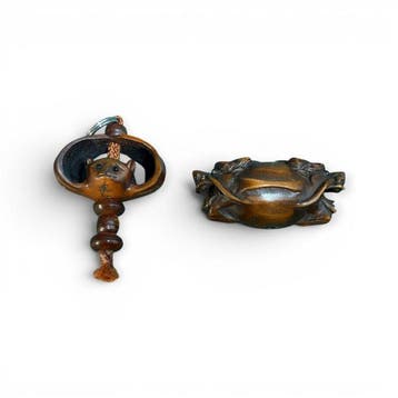 Paar Japanse netsuke gesigneerd door Kgyoku – draakkop en
