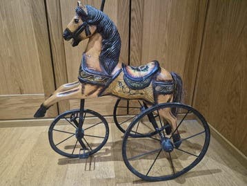 . - Speelgoed wooden pedal horse / velocipede