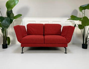Brühl Moule Small Sofa stof rood showroommodel, Tweepersoons, Ophalen of Verzenden, Zo goed als nieuw, Rechte bank