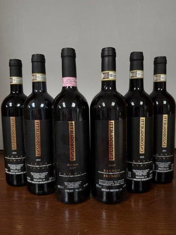 2007, 2009, 2016, 2018, 2020 & 2021 Enzo Boglietti, Brunate, Nieuw