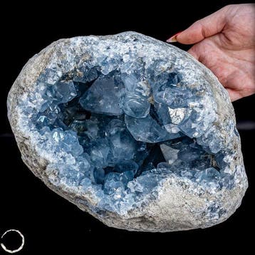 Hemelse celestiet-druse uit Madagaskar – 9,3 kg kristallijne