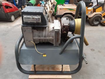 gebruikt trekker aggregaat 25 kva, Doe-het-zelf en Verbouw, Aggregaten, Ophalen, Gebruikt, 10 tot 30 kVA