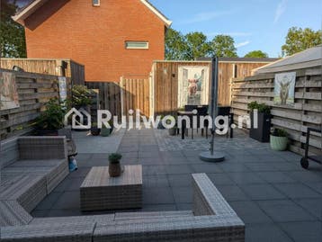 Ruim huis in Biddinghuizen, 3 kamers, €826 huur (Flevoland, Flevoland
