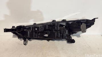 Toyota Corolla Cross LED rechter koplamp rechts, Ophalen, Gebruikt